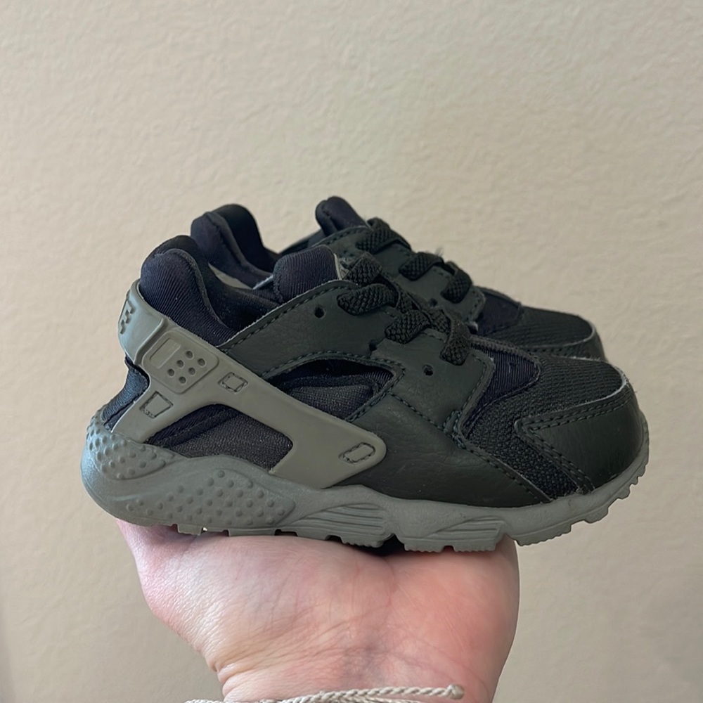 Nike Toddler Hurrache Sneakers Size 7C